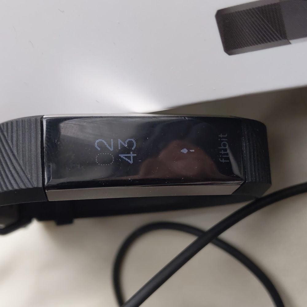 Fitbit Alta HR Bundle